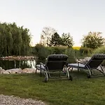 Les Jardins De Madeleine Bernardville