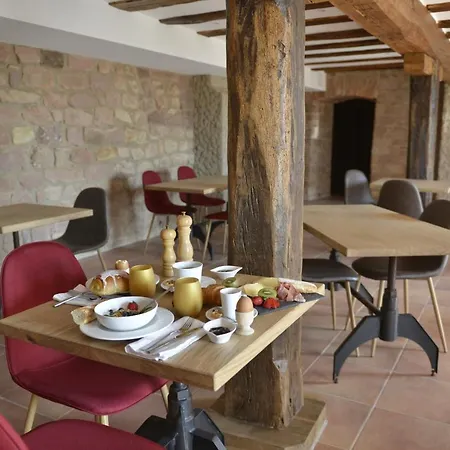 Couette-café Les Jardins De Madeleine 4*